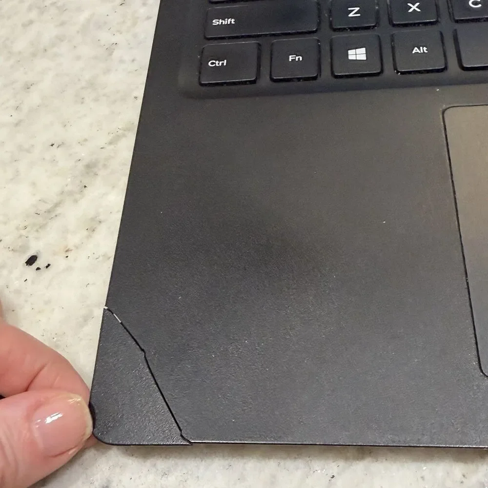 Dell Latitude 3590 i5-8250U 1.6GHz No RAM/No HDD Tested To Bios Cracked Case